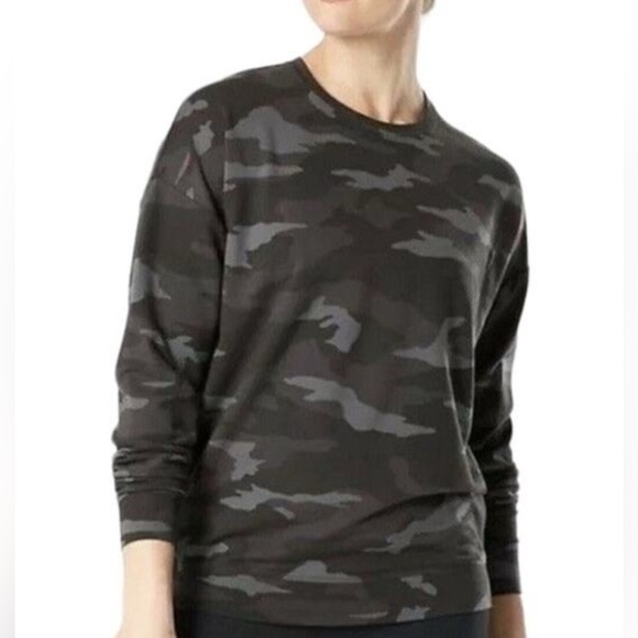 Athleta Tops - Athleta Studio To Street Black Camo Crew Neck Sweatshirt Size S EUC